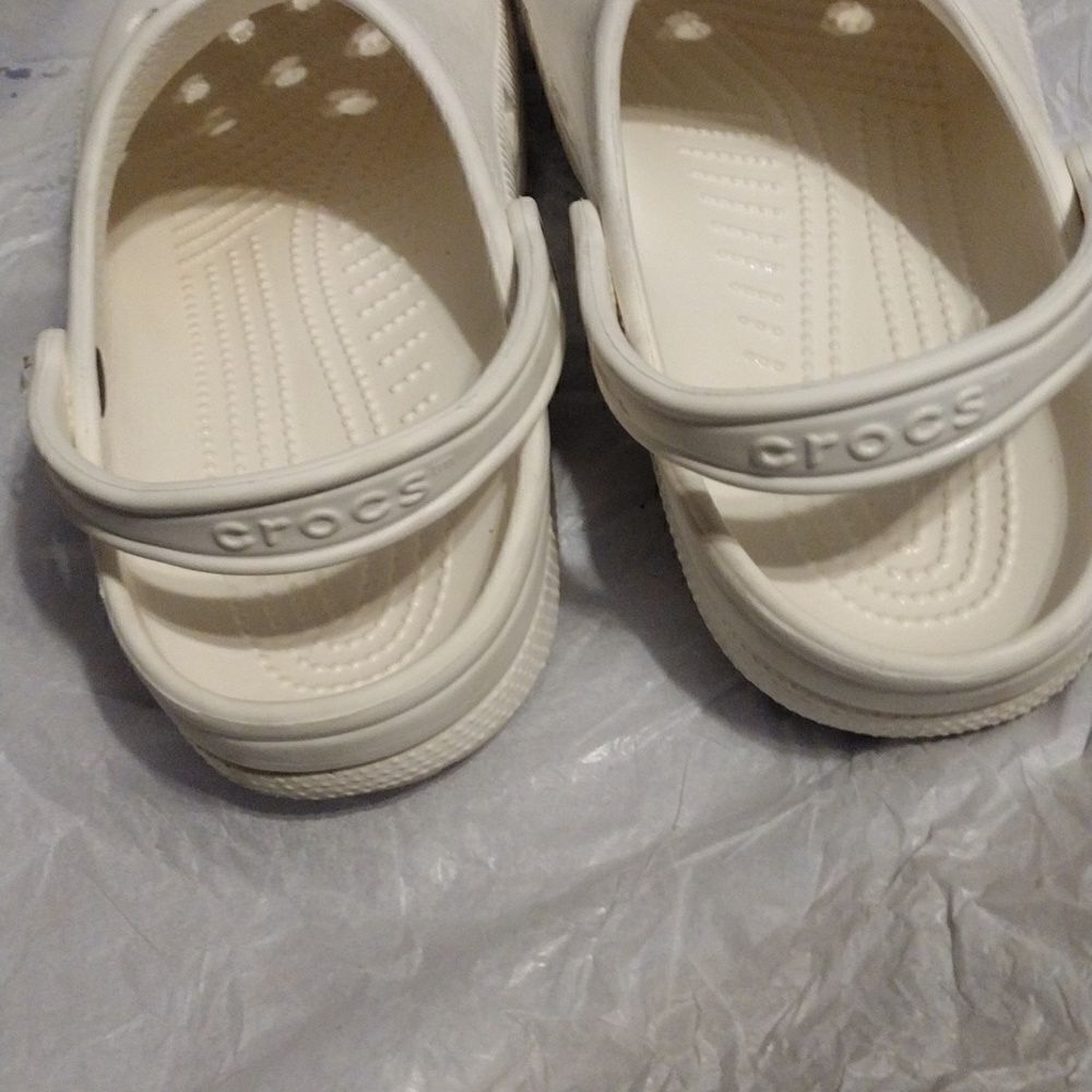 Crocs   - Picture 3 of 6
